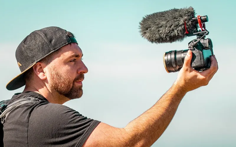 How to Start Vlogging With iPhone in 2022 – Guide
