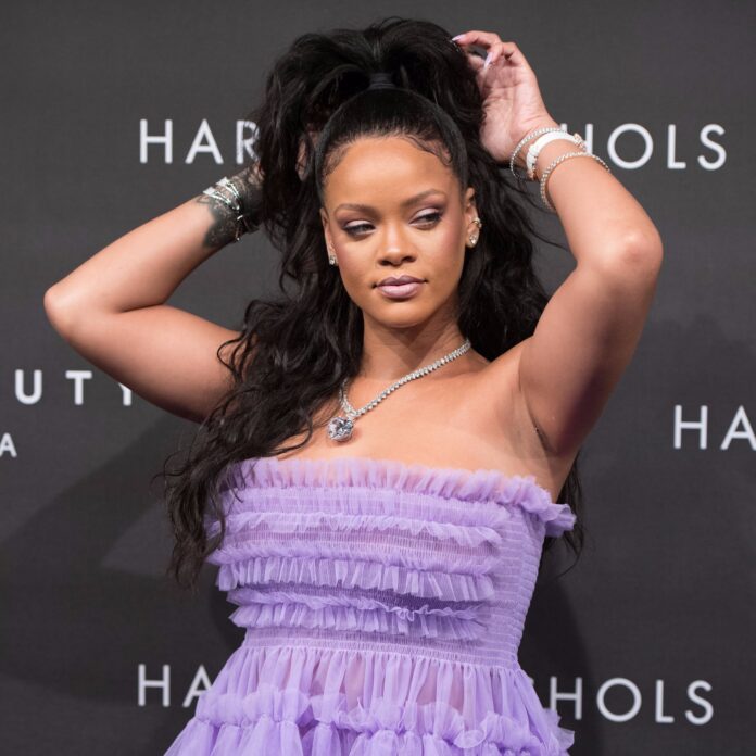 Rihanna Officially a Billionaire Now!